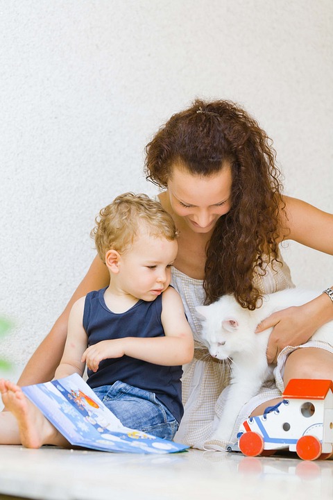 15 dowodów na to, że koty i dzieci po prostu należą do siebie